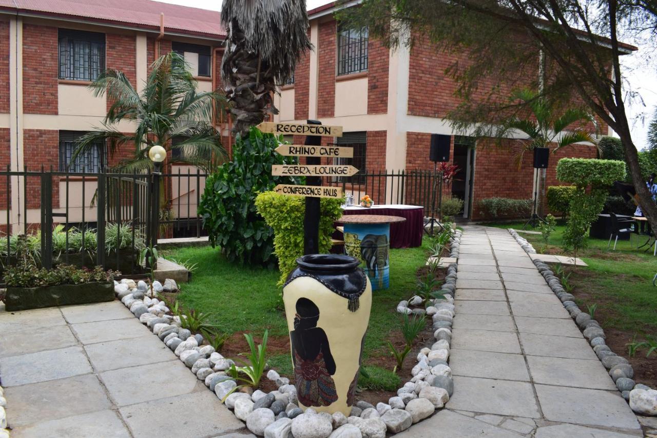 Acacia Hotel Mbarara Nyamitanga ภายนอก รูปภาพ