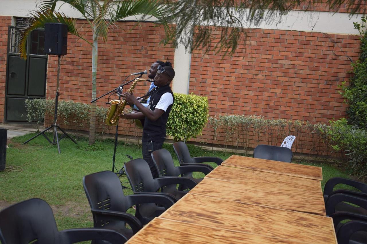 Acacia Hotel Mbarara Nyamitanga ภายนอก รูปภาพ