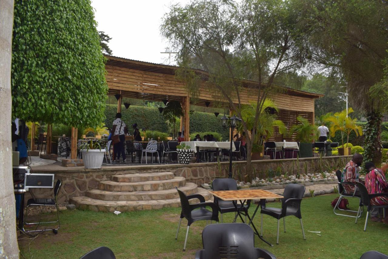 Acacia Hotel Mbarara Nyamitanga ภายนอก รูปภาพ