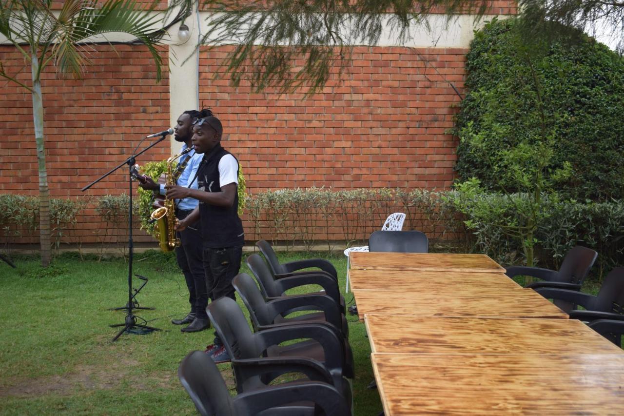 Acacia Hotel Mbarara Nyamitanga ภายนอก รูปภาพ