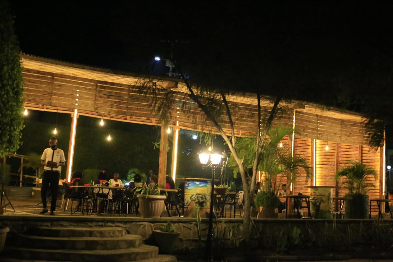 Acacia Hotel Mbarara Nyamitanga ภายนอก รูปภาพ