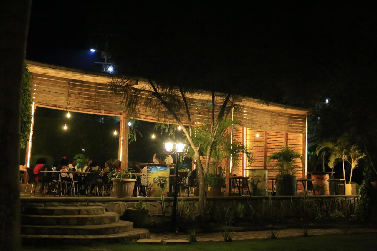 Acacia Hotel Mbarara Nyamitanga ภายนอก รูปภาพ